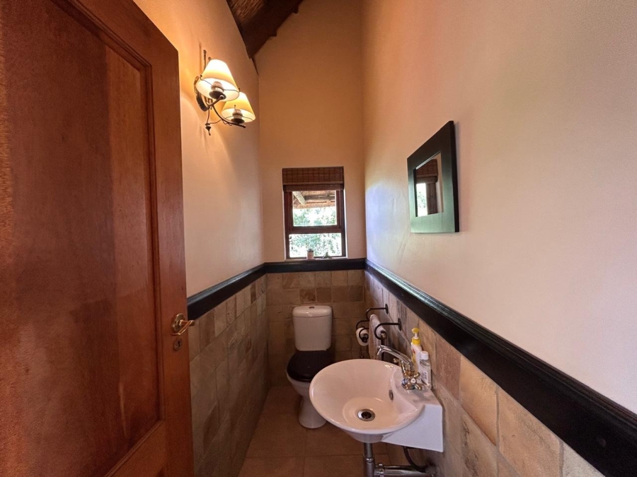5 Bedroom Property for Sale in Boschenvaal River Front Lodges Free State